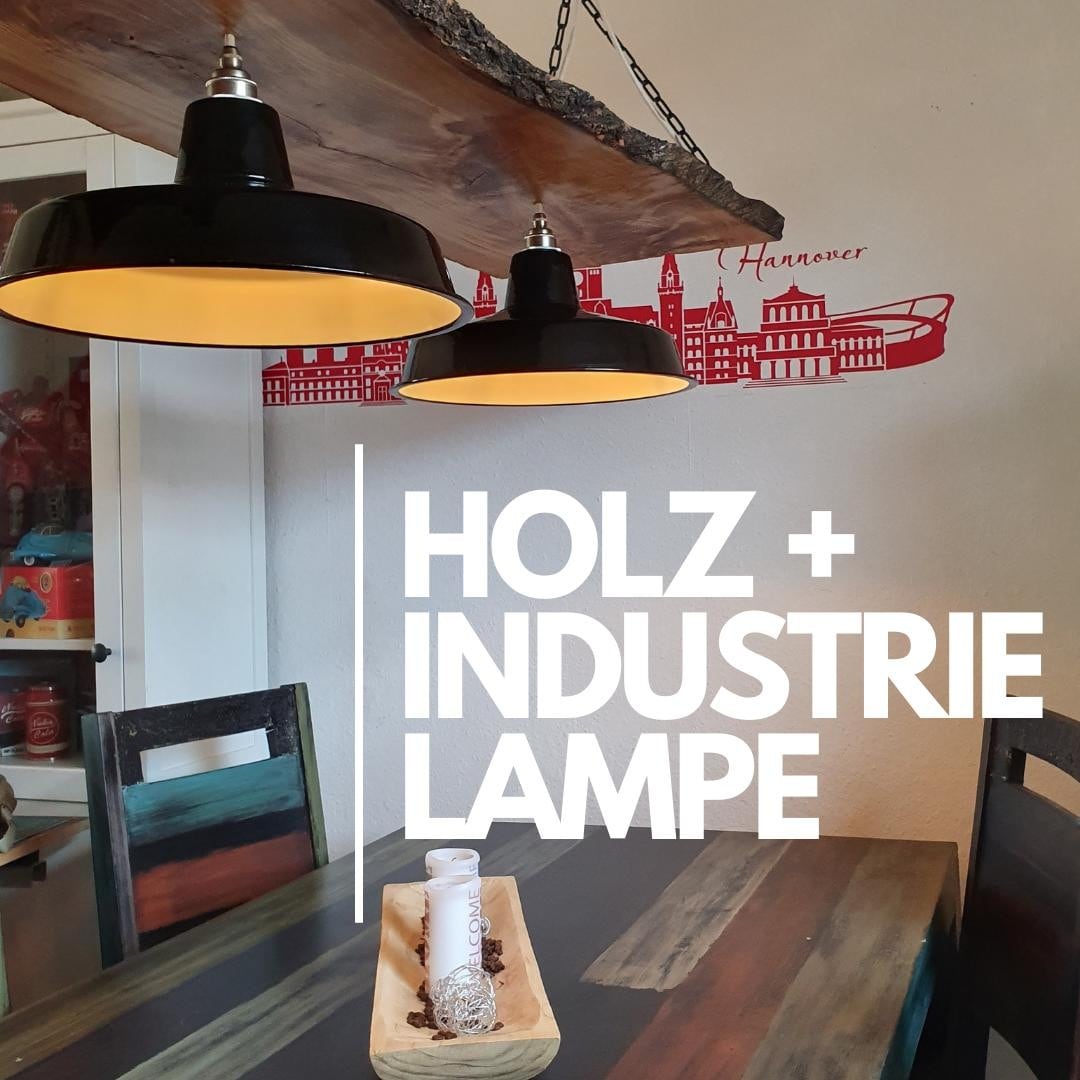 Wer dachte, dass in Niedersachsen Kreativität nur bei der Entwicklung von Autos gefragt ist - der wird jetzt eines Besseren belehrt! Hier eine eigenwillige, wie auch kreative #Küchenlampe aus dem schönen #Hannover. Gefertigt aus einem Stück Kantenholz und unseren emaillierten Industrie-Lampenschirmen samt Vintage Lampenfassung.