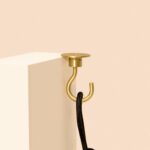 Deckenhaken aus Messing, Relight Hook Up Satin Brass mit Textilkabel