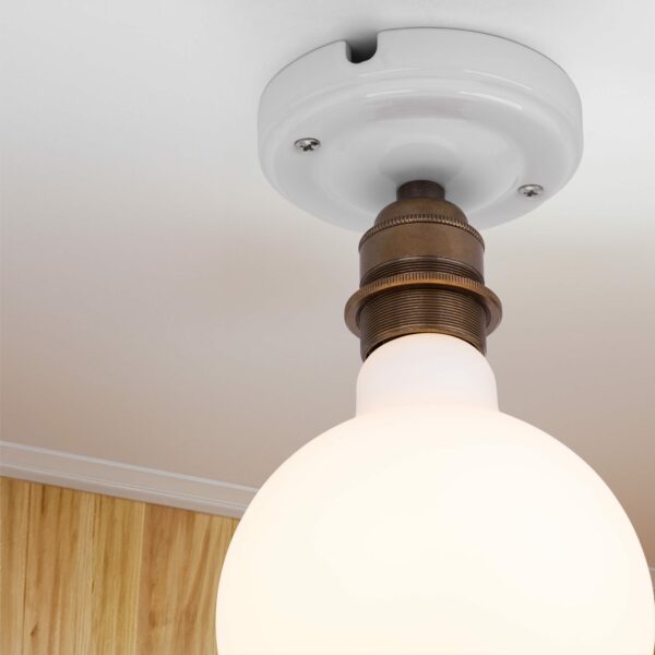 Relight Era, Decken-Wandleuchte aus Porzellan Weiß mit Vintage Lampenfassung aus Messing Old English mit Leuchtmittel 2