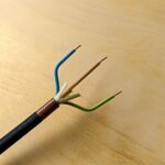 Kabelende für Textilkabel für Elektroinstallation (NYM-J, starre Mantelleitung)