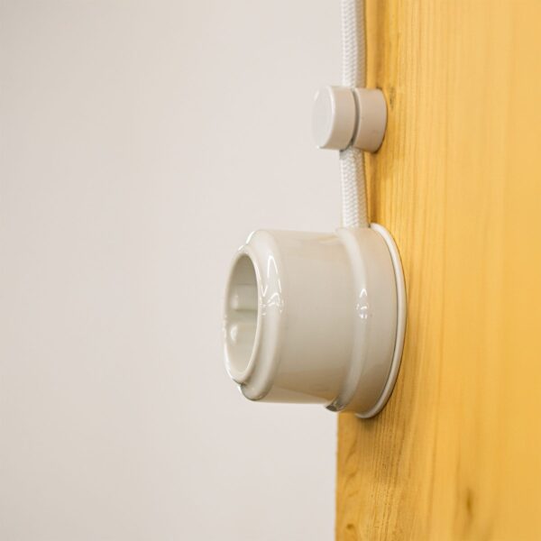 Montageplatte für Aufputz-Steckdose, ABS schwer entflammbar (UL 94), 3D-Druck, Weiß Produkt 2