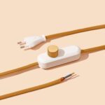 Textilkabel-Lampenzuleitung mit Relight Moment Schnurdimmer Weiß-Satin Brass und Eurostecker 2