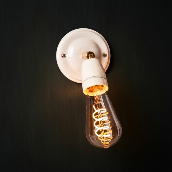 relight-era-1920-verstellbare-decken-and-wandleuchte-aus-porzellan-mit-kippgelenk-licht-an-2