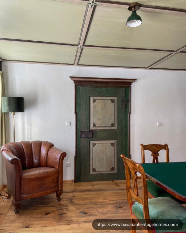 deckenleuchte-relight-bell-im-wohnzimmer