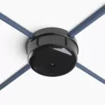 Dekorative Verteilerdose aus Porzellan mit 4 Auslässen, schwarz und textilkabel blau