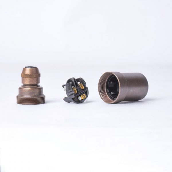 Komponenten für Vintage Glattmantel Lampenfassung E14 aus Messing Old English Finish