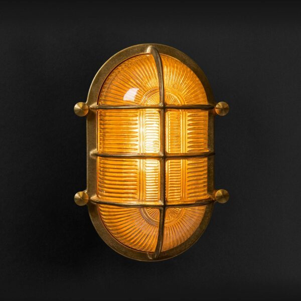 Relight Hektor - Große E27 Outdoor-Bulkead-Leuchte aus massivem Messing eingeschaltetem Licht 2