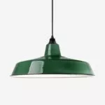 Vintage Industrieleuchte mit Lampenschirm aus emailliertem Stahlblech Dunkelgrün 46cm mit Textilkabel Schwarz und Fassung Bakelit Vintage Industrieleuchte mit Lampenschirm aus emailliertem Stahlblech Dunkelgrün 46cm mit Textilkabel Schwarz und Fassung Bakelit